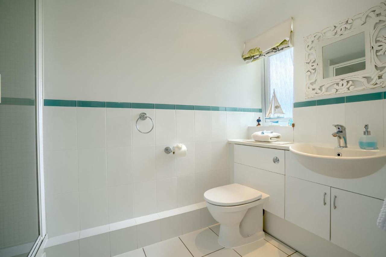 Luxury Beachfront Outstanding 2 Bedroom Apartment Eastbourne Exterior photo