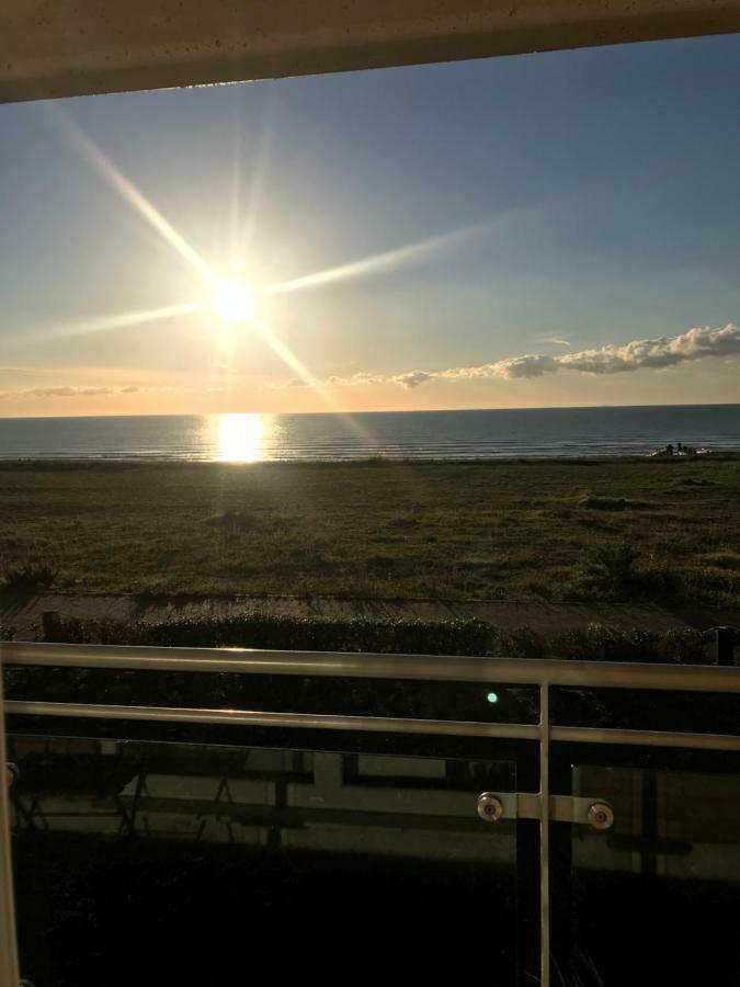 Luxury Beachfront Outstanding 2 Bedroom Apartment Eastbourne Exterior photo